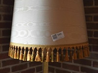 Vintage staande lamp met gedraaide schacht en stoffen kap - afbeelding 2 van  3