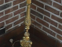 Vintage staande lamp met gedraaide schacht en stoffen kap - afbeelding 3 van  3