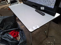 Vintage tafel - afbeelding 1 van  1