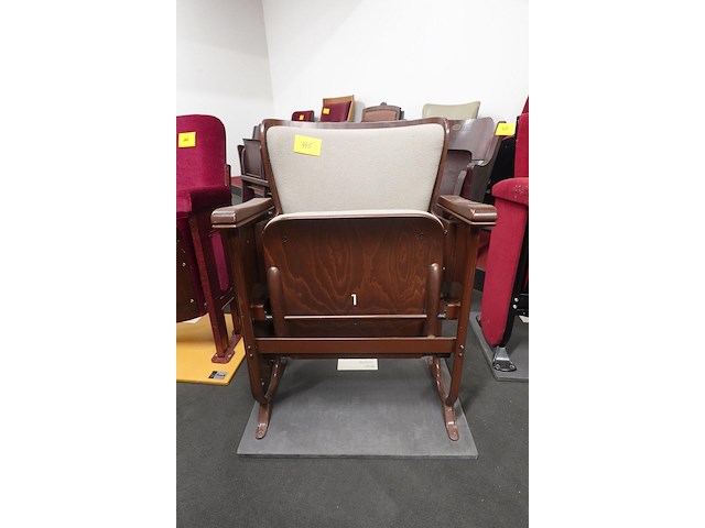 Vintage theaterstoel - afbeelding 1 van  7