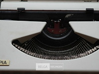 Vintage typmachine - afbeelding 3 van  5
