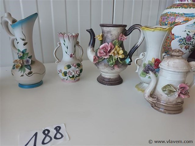 Vintage vaasjes. 8 stuks - afbeelding 3 van  5