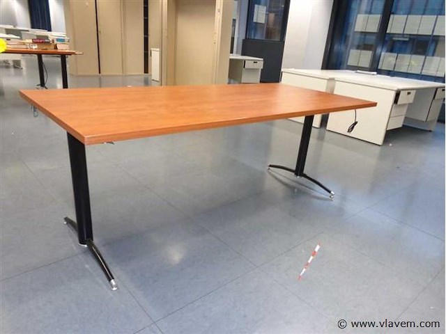 Vintage vergadertafel artifort - afbeelding 1 van  3