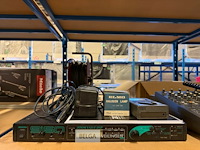 Vintage versterker en tuner voor gitaren