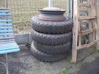 Vintage volvo spijkerbanden - afbeelding 1 van  6