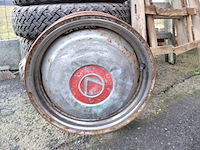 Vintage volvo spijkerbanden - afbeelding 6 van  6