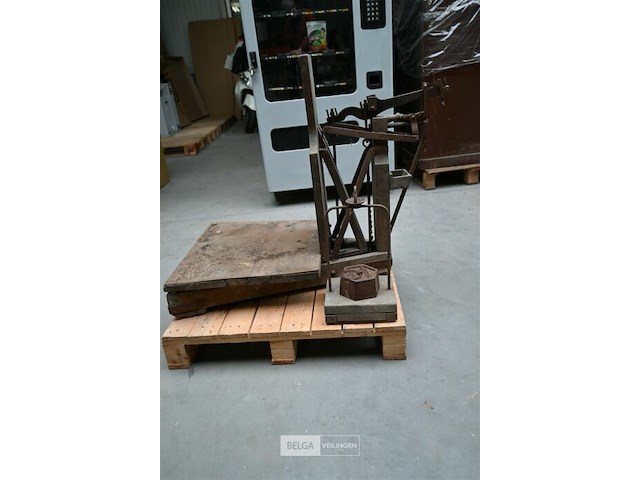 Vintage weegschaal - afbeelding 2 van  3