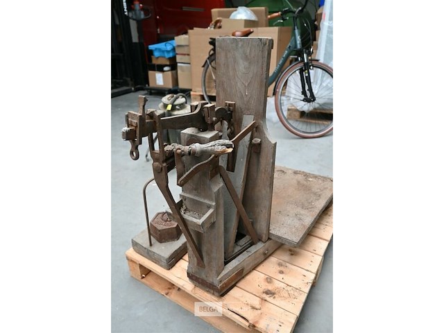 Vintage weegschaal - afbeelding 3 van  3