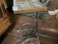 Vintage wijnrekje op wielen - afbeelding 2 van  3