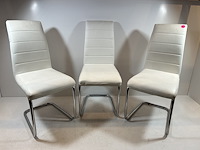 Vintage witte stoelen