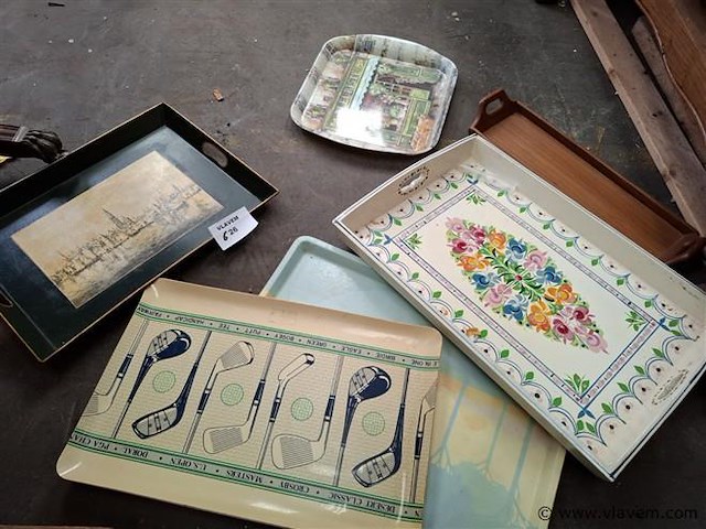 Vintagee dienschalen - afbeelding 1 van  1