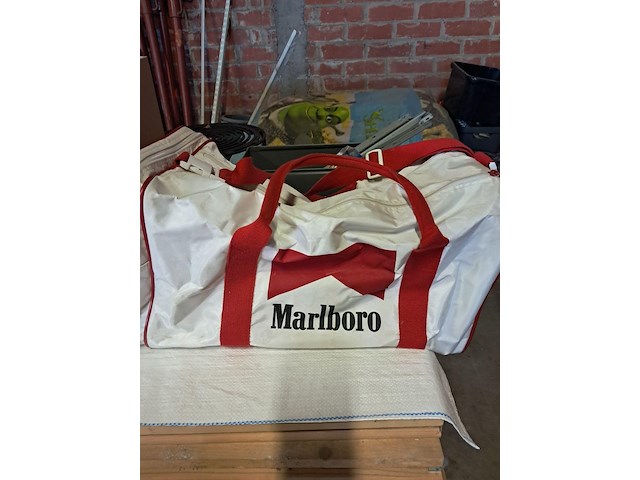 Vinted sportzak marlboro - afbeelding 1 van  2