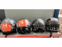 Vinz diverse modellen en maten motorhelmen (4x) - afbeelding 1 van  5