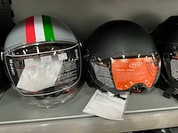 Vinz diverse modellen en maten motorhelmen (4x) - afbeelding 2 van  6