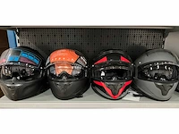 Vinz diverse modellen en maten motorhelmen (4x) - afbeelding 1 van  7