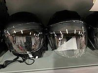 Vinz diverse modellen en maten motorhelmen (4x) - afbeelding 2 van  6