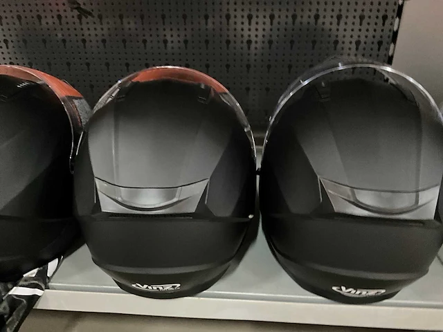Vinz diverse modellen en maten motorhelmen (4x) - afbeelding 6 van  8