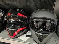 Vinz diverse modellen en maten motorhelmen (4x) - afbeelding 3 van  7