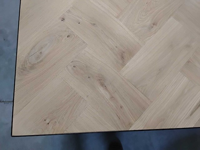 Visgraattafel eik parket - afbeelding 1 van  1