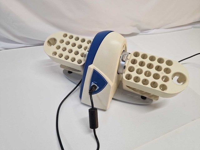 Vital diagnostics - duo-mix tube mixer - agitation equipment - afbeelding 3 van  3