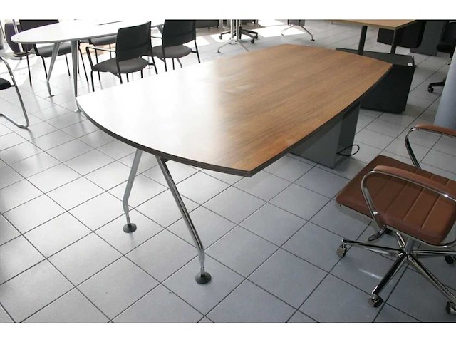 Vitra - ad-hoc - bureau - afbeelding 2 van  5