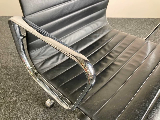 Vitra - aluminium chair ea117 - - vergaderstoel - afbeelding 5 van  28