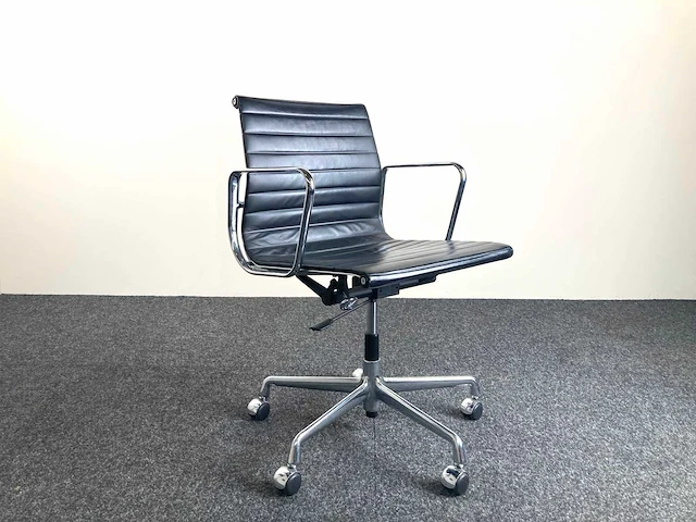 Vitra - aluminium chair ea117 - - vergaderstoel - afbeelding 9 van  28