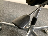 Vitra - aluminium chair ea117 - - vergaderstoel - afbeelding 15 van  28