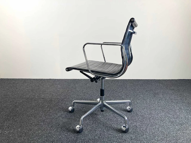 Vitra - aluminium chair ea117 - - vergaderstoel - afbeelding 23 van  28