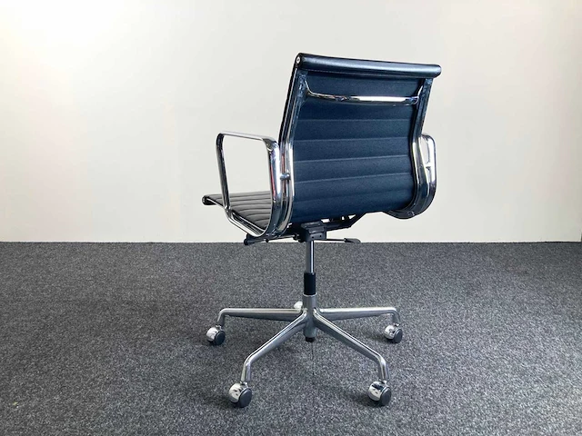 Vitra - aluminium chair ea117 - - vergaderstoel - afbeelding 25 van  28