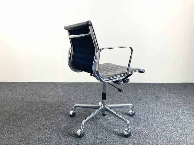 Vitra - aluminium chair ea117 - - vergaderstoel - afbeelding 28 van  28
