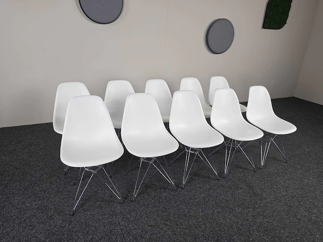 Vitra - eames - grote set designstoelen - kantinestoel - afbeelding 6 van  8