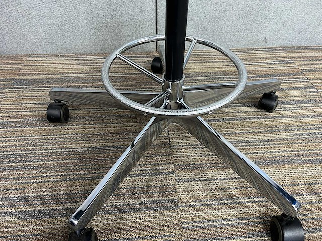 Vitra - nelson perch - kruk - stool - afbeelding 8 van  8