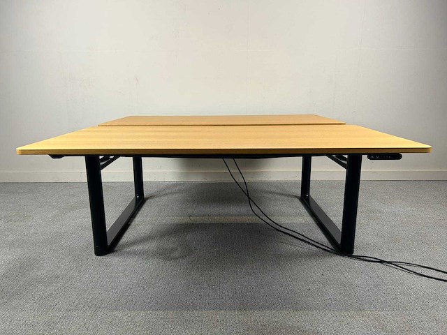 Vitra - vitra elektrische zit-sta dubbele workbench - bureau - afbeelding 1 van  10