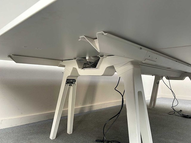 Vitra - werkeiland - desktables - afbeelding 6 van  11