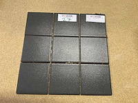 Vitra antraciet 10x10 cm mozaïek tegel 100 m² - afbeelding 1 van  3