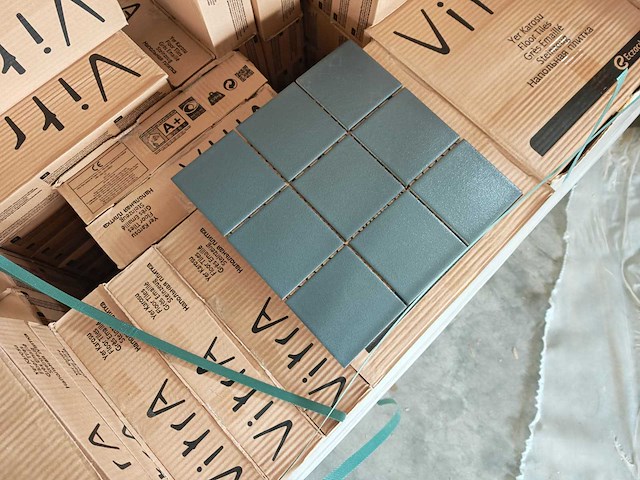 Vitra antraciet 10x10 cm mozaïek tegel 25 m² - afbeelding 1 van  1