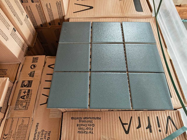 Vitra antraciet 10x10 cm mozaïek tegel 25 m² - afbeelding 1 van  5
