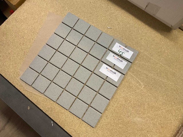 Vitra color dot cement grijs 5x5 cm mozaïek tegel 10 m² - afbeelding 2 van  2