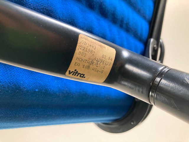 Vitra ea208 - alu chair - vergaderstoel - afbeelding 9 van  17