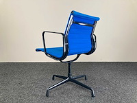 Vitra ea208 - alu chair - vergaderstoel - afbeelding 13 van  17