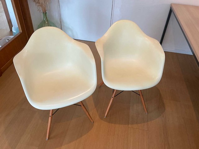 Vitra eames daw eetkamerstoel (2x) - afbeelding 1 van  6