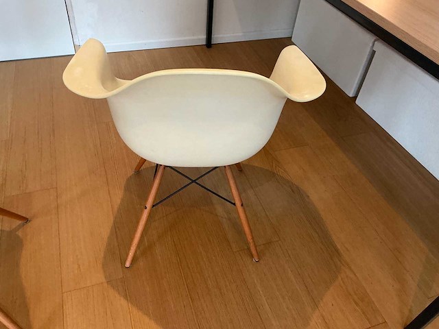 Vitra eames daw eetkamerstoel (2x) - afbeelding 3 van  6