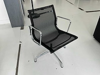 Vitra eames design stoel - afbeelding 1 van  4