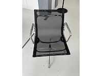 Vitra eames design stoel - afbeelding 2 van  4