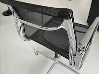 Vitra eames design stoel - afbeelding 2 van  5
