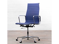 Vitra eames ea119 - stoel