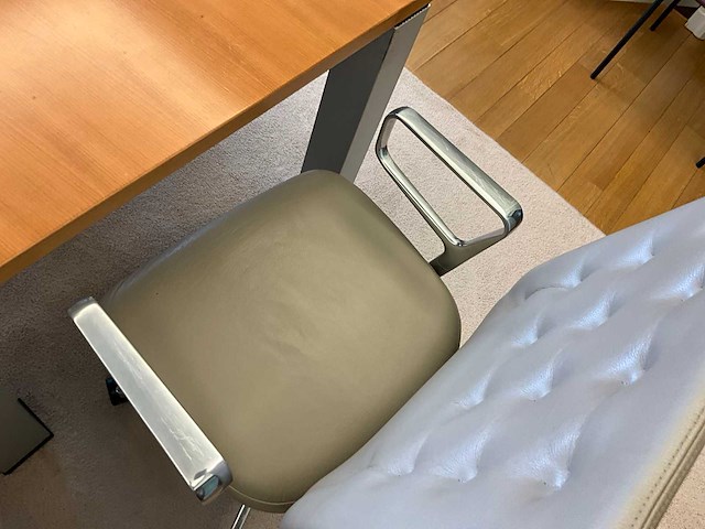 Vitra id trim design bureaustoel (6x) + wilkhahn vergadertafel - afbeelding 21 van  34