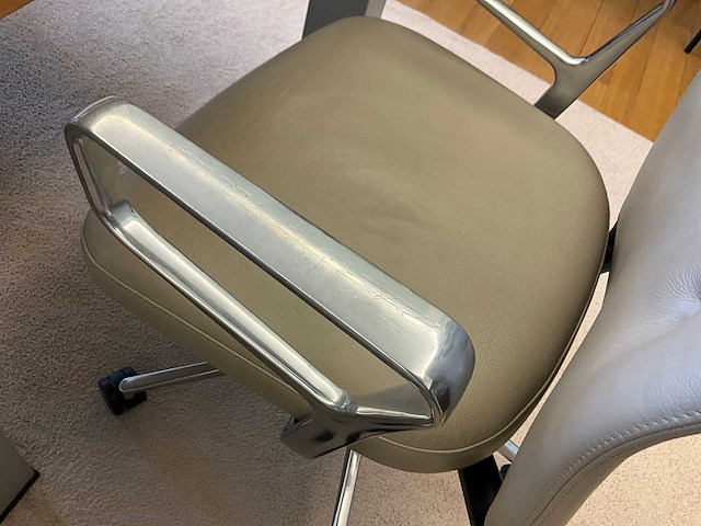 Vitra id trim design bureaustoel (6x) + wilkhahn vergadertafel - afbeelding 22 van  34