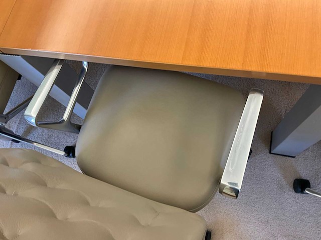 Vitra id trim design bureaustoel (6x) + wilkhahn vergadertafel - afbeelding 25 van  34